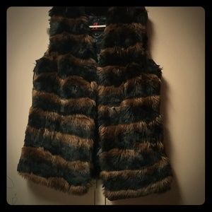 Short sleeve fur coat